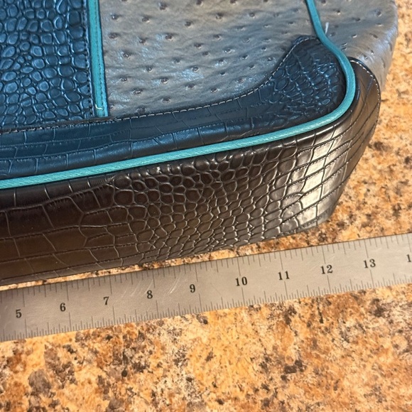 US Polo Assn Gray And Black Reptile Pattern Vinyl Shoulder Tote With Crest - Picture 11 of 15